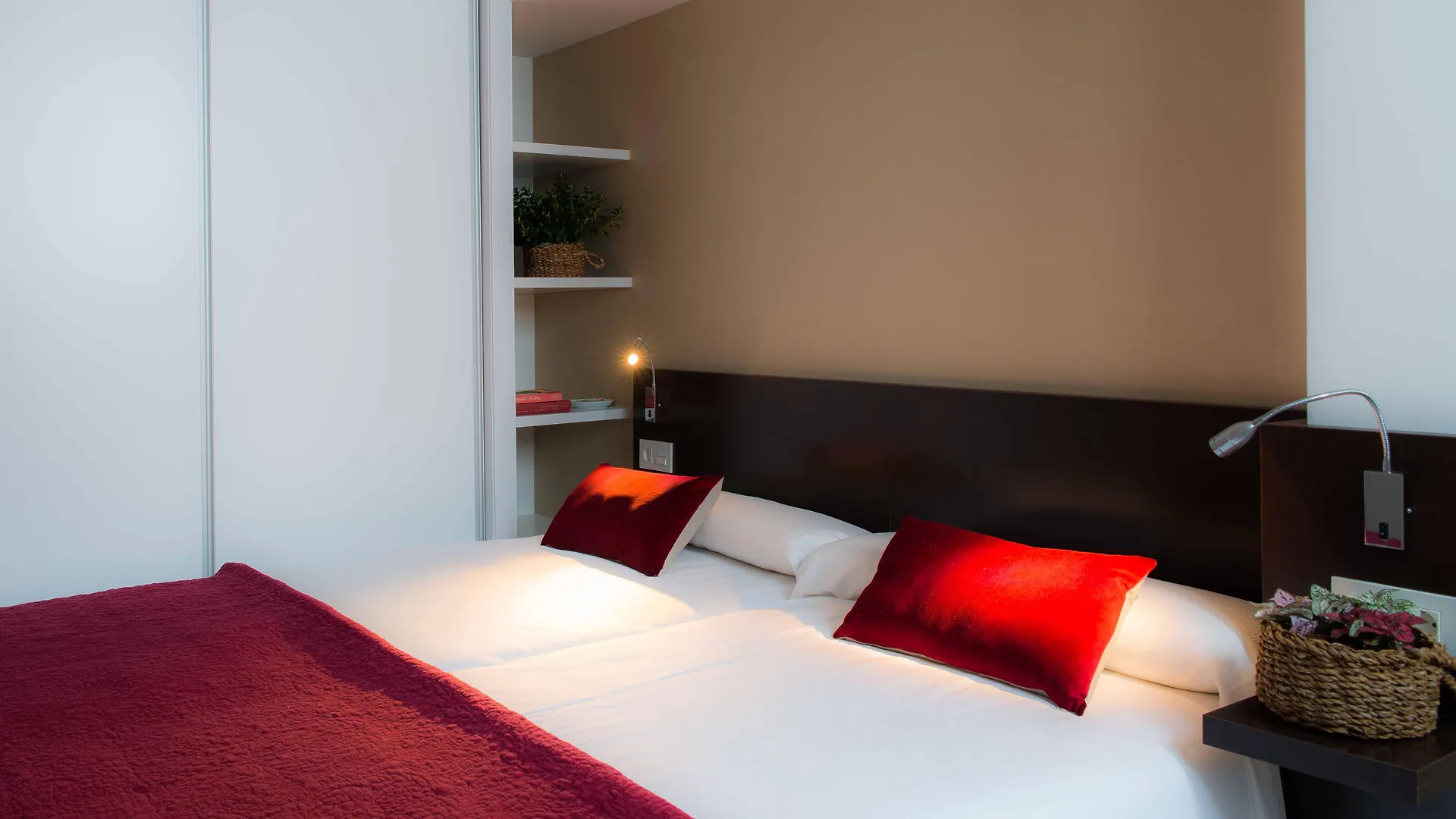 Apartamentos Puente Del Carbon Granada Apartment