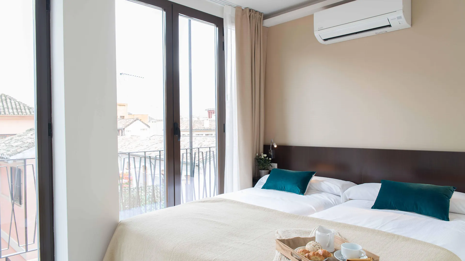 Apartamentos Puente Del Carbon Granada Apartment